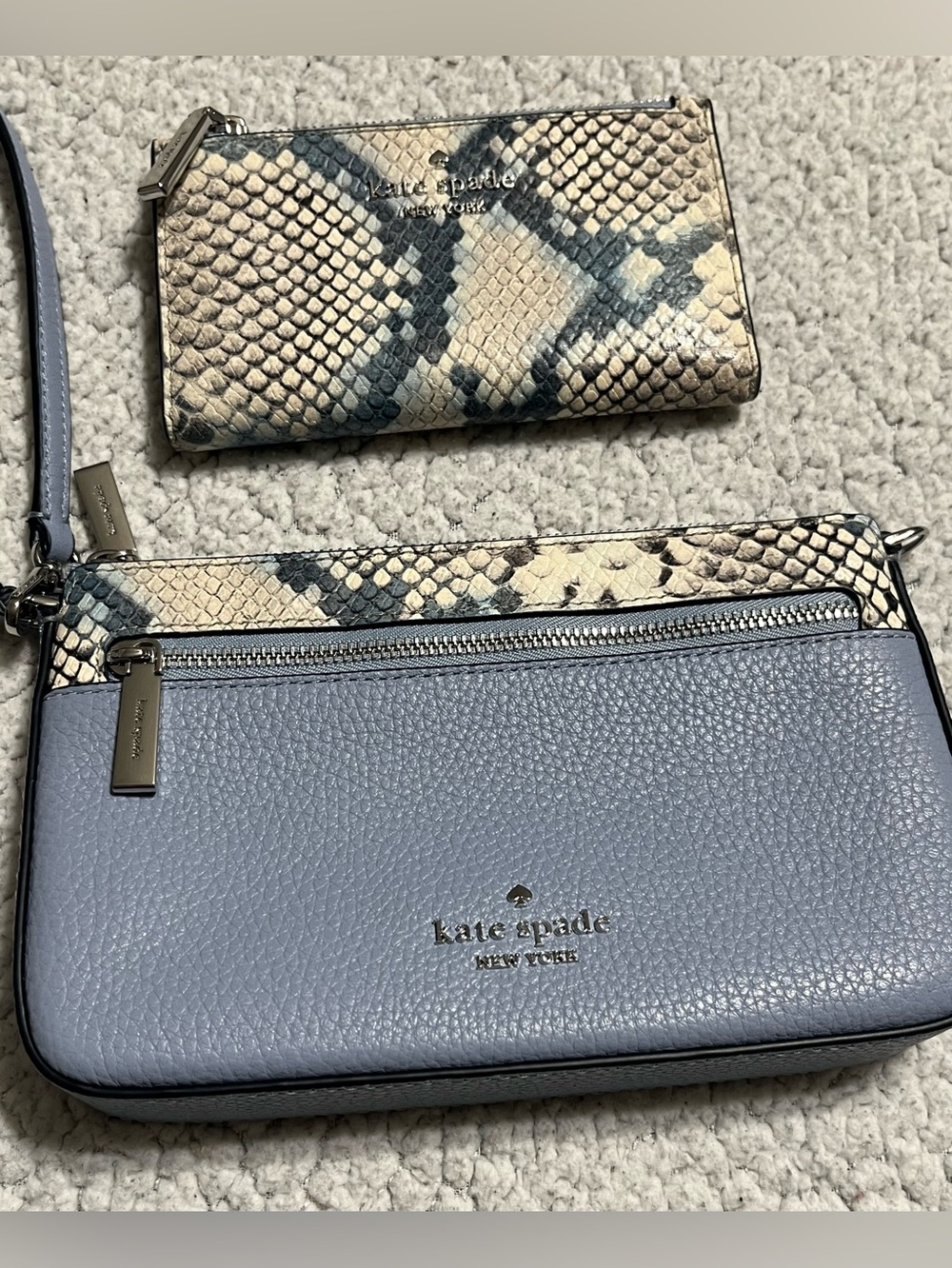 Kate Spade Leila Snake Embossed Convertible
Wristlet & Wallet
BUNDLE - Picture 2 of 11